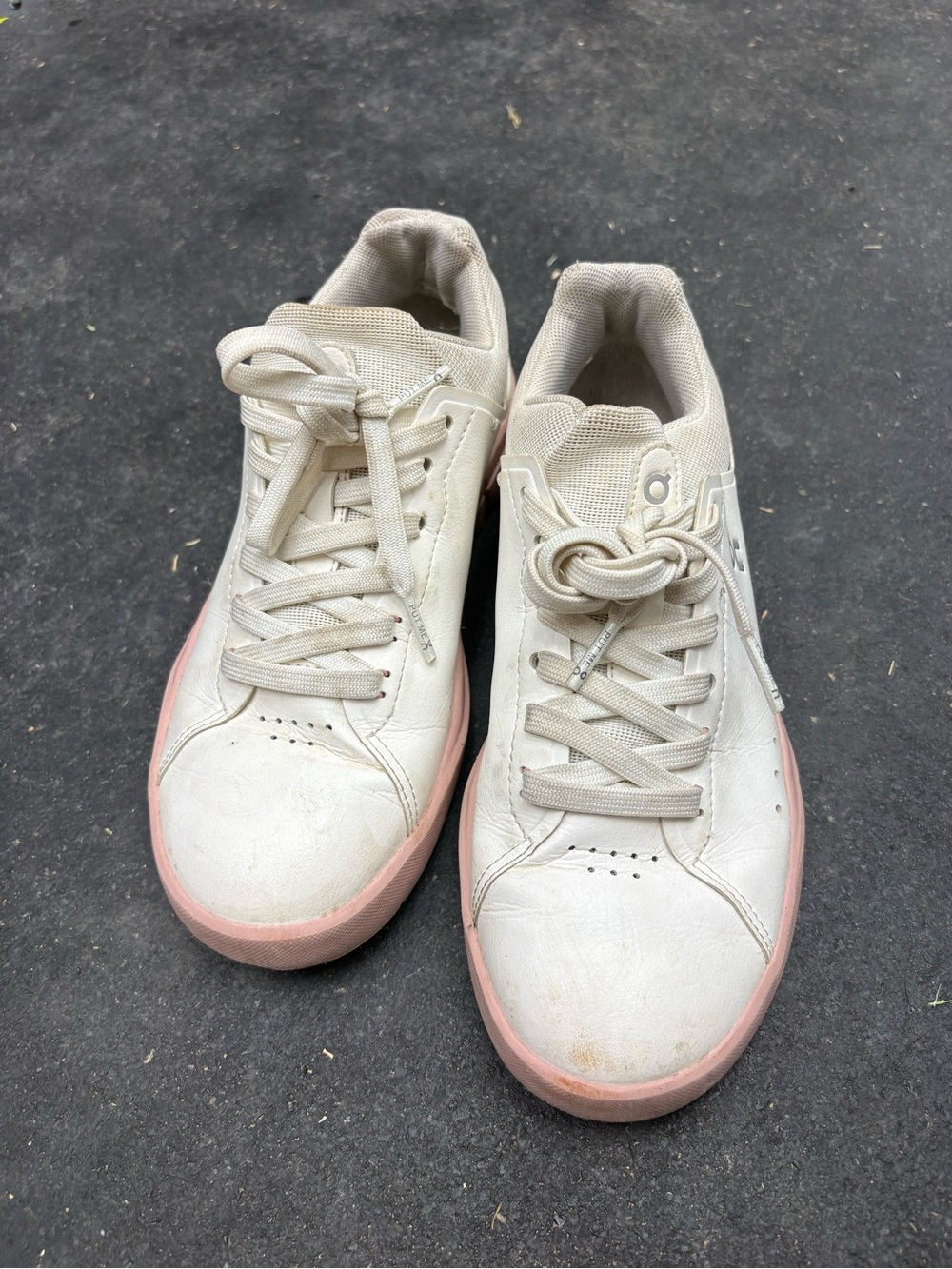 On Cloud Women’s Casual Sneakers with Pink Sole